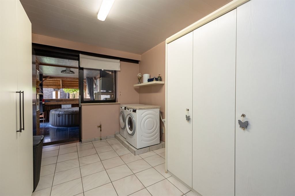 Grote jaren ’90 woning, met praktijkruimte en laag EPC foto 27