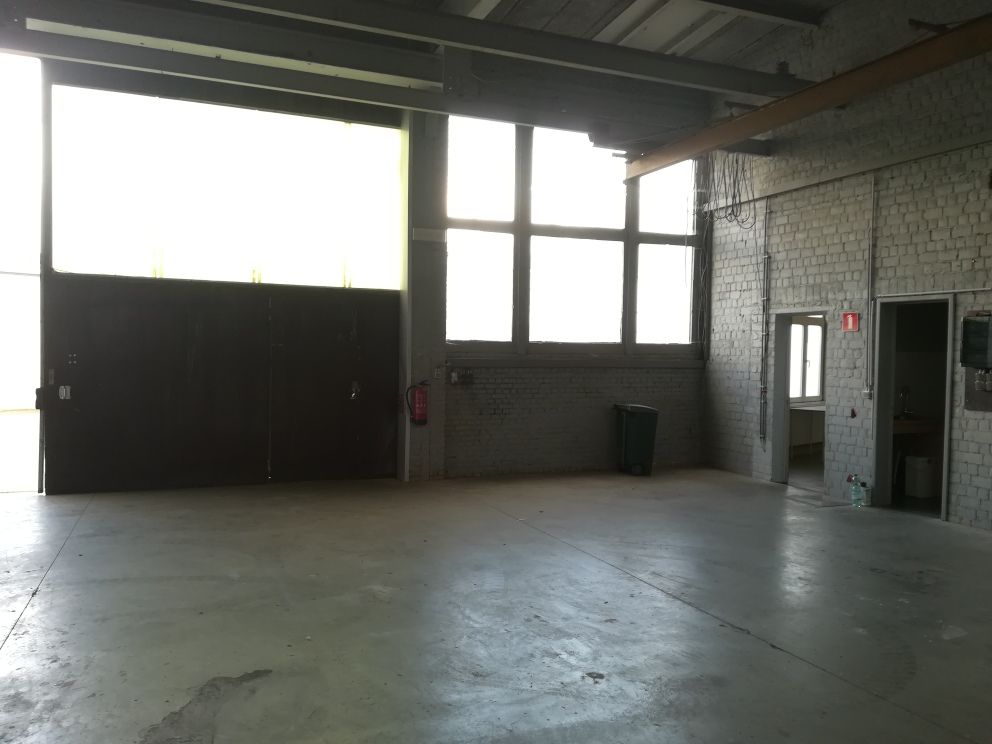 Opslagruimte met bureel in Sint-Niklaas foto 3