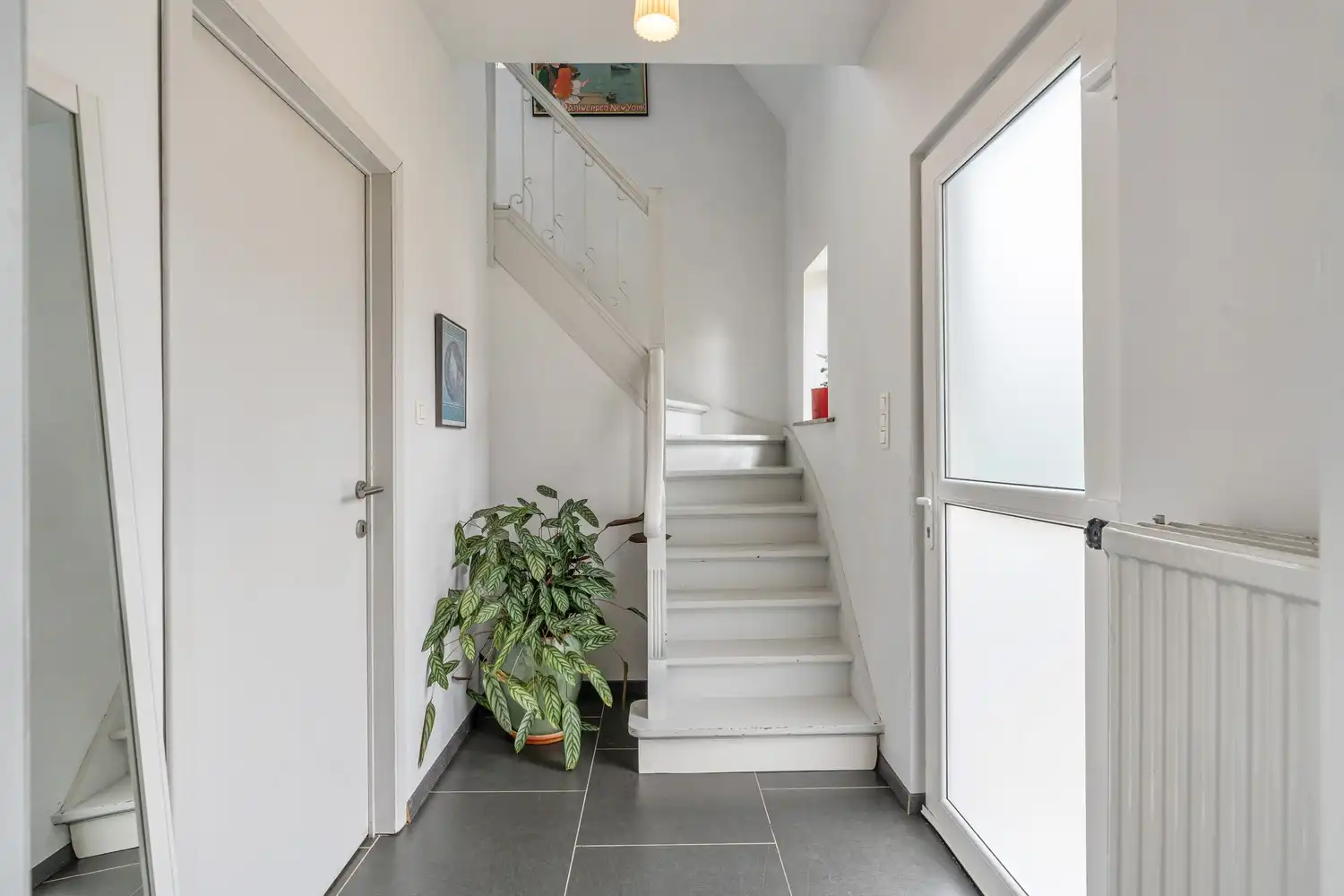 Goed gelegen, vrijstaande en lichtrijke woning met een oprit met een garage, 3 slaapkamers en een diepe tuin te Wilsele! foto 3