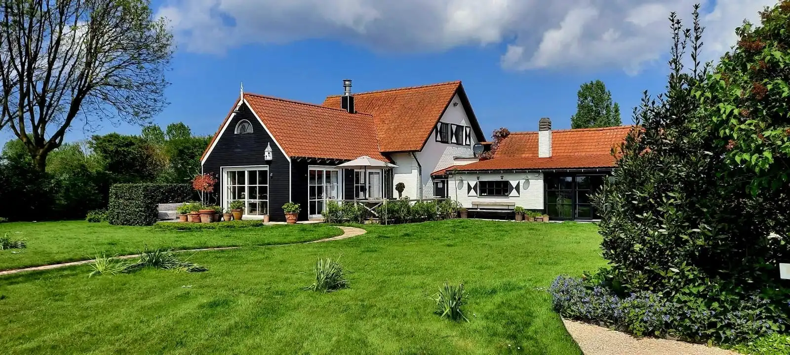 Prachtig gerenoveerd landhuis met open zicht op de velden  foto 24