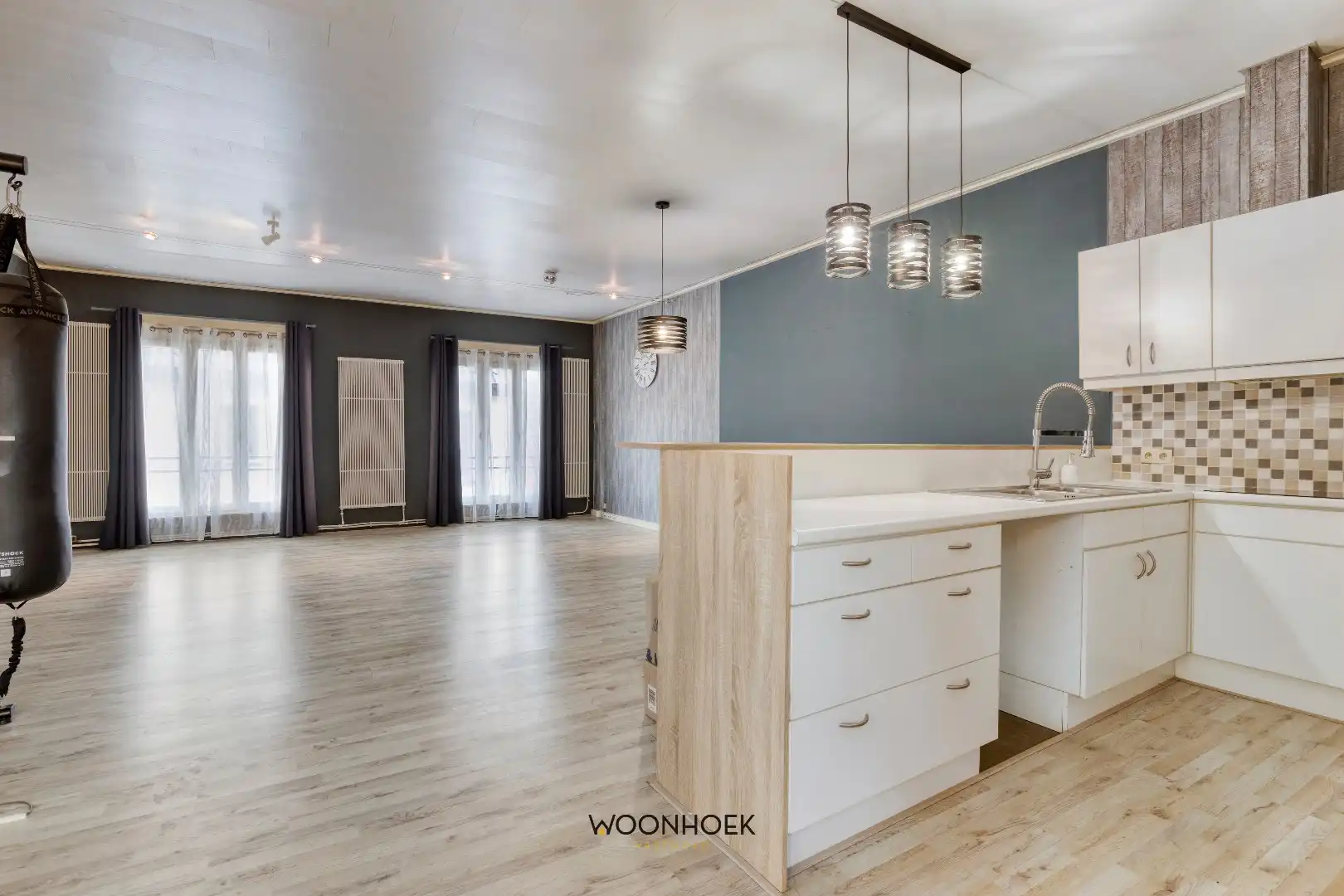 Hoofdfoto van de publicatie: Centraal gelegen woning met 2 badkamers te Zele!