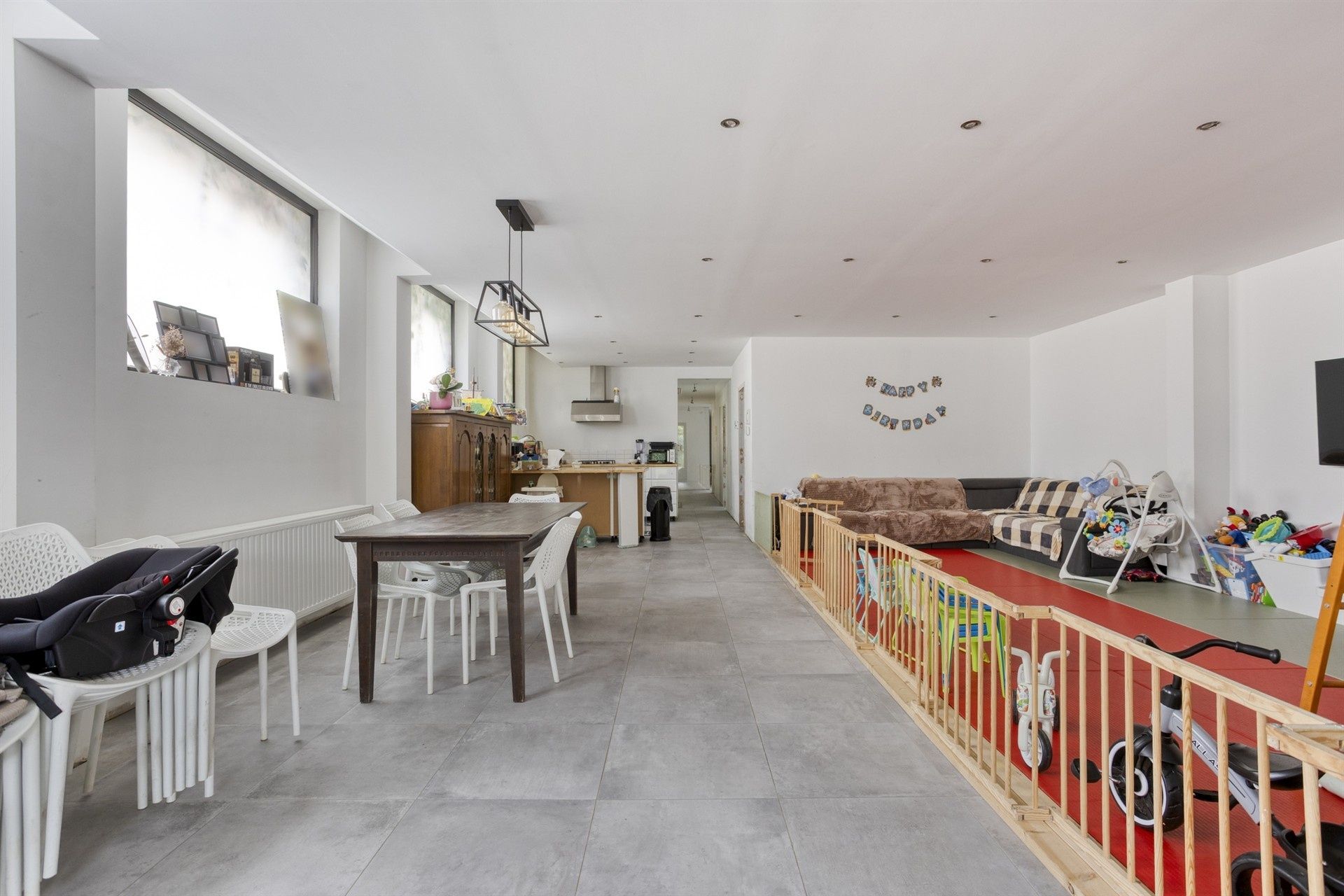 Woning met overvloed aan ruimte en potentieel foto 2