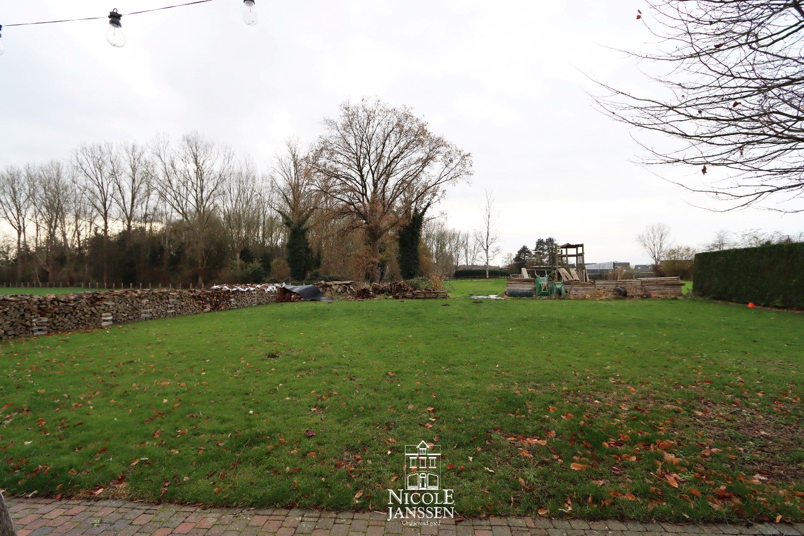 Ruime gezinswoning met loods  foto 30