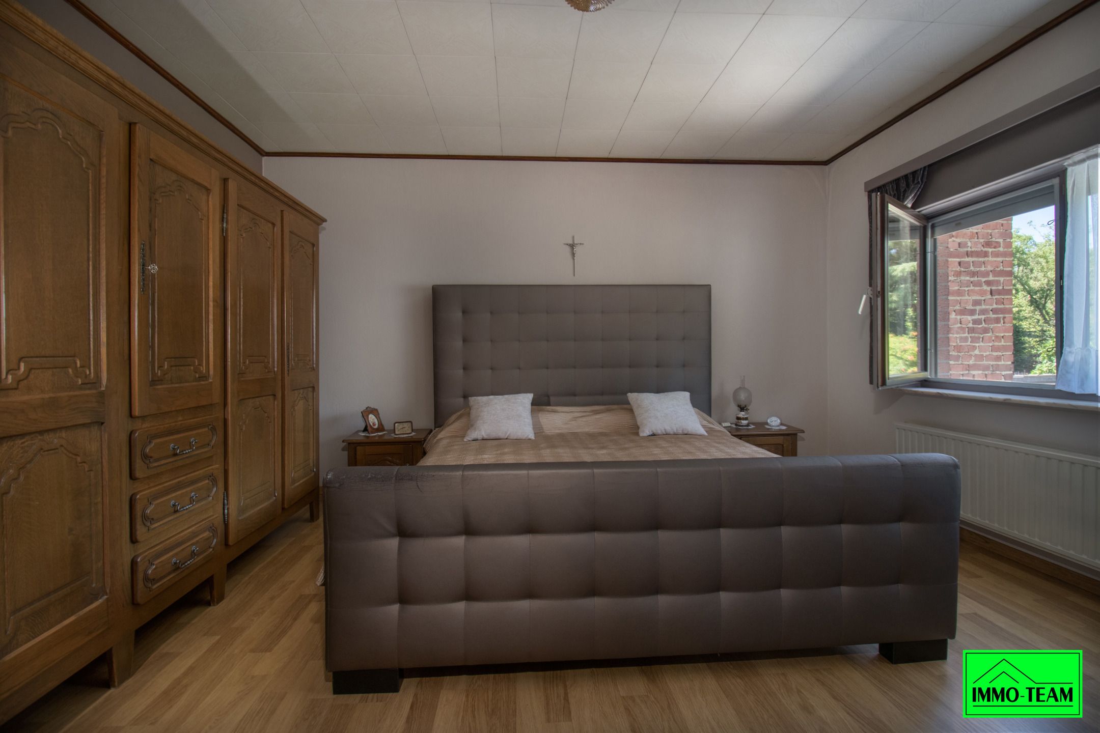 Charmante 3-gevelwoning in rustige woonwijk foto 16