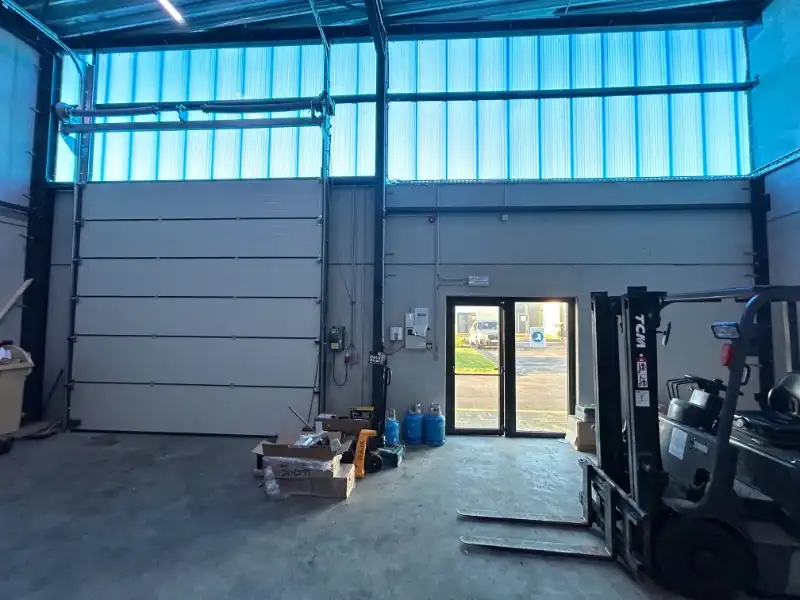 Recente loods van 168 m² met privé parkeerplaats foto 9