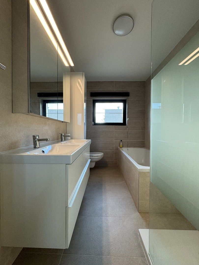 een instapklare 4-gevelwoning met tuin foto 11