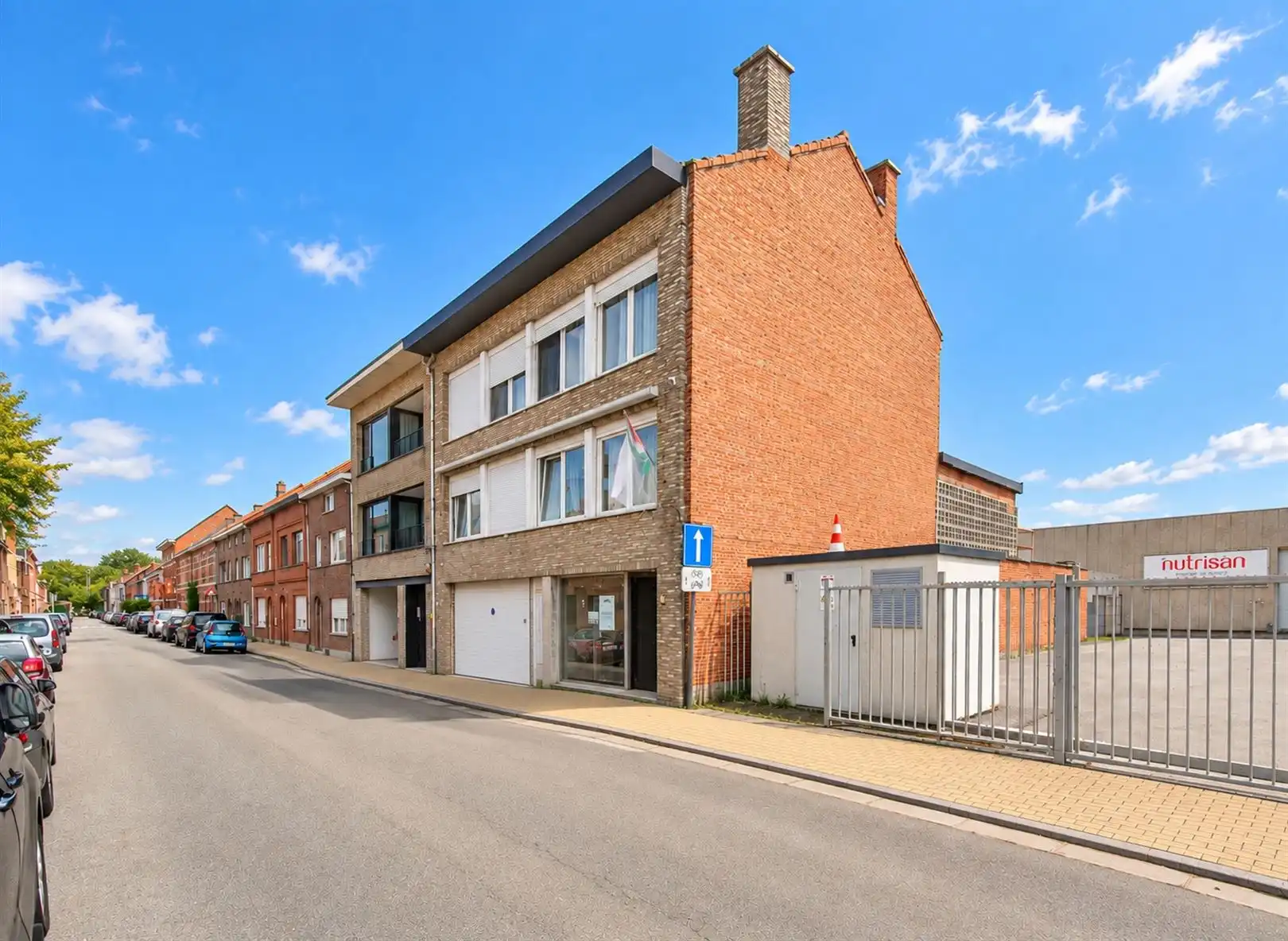 Opbrengsteigendom met twee appartementen en magazijn te Sint-Niklaas foto 24