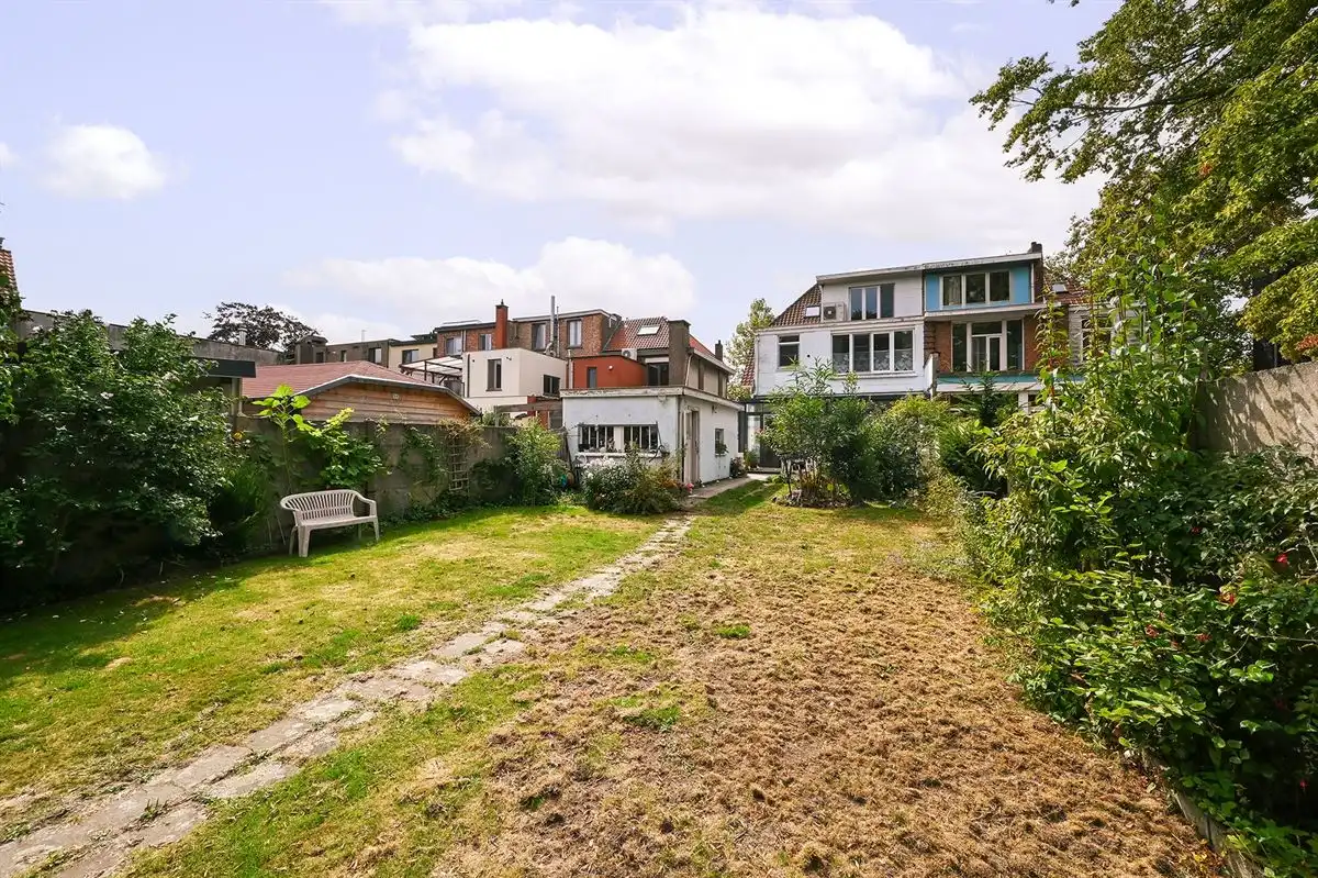 Ruime karaktervolle HOB met tuin en optioneel een achterliggend magazijn van 200m² op toplocatie foto 35