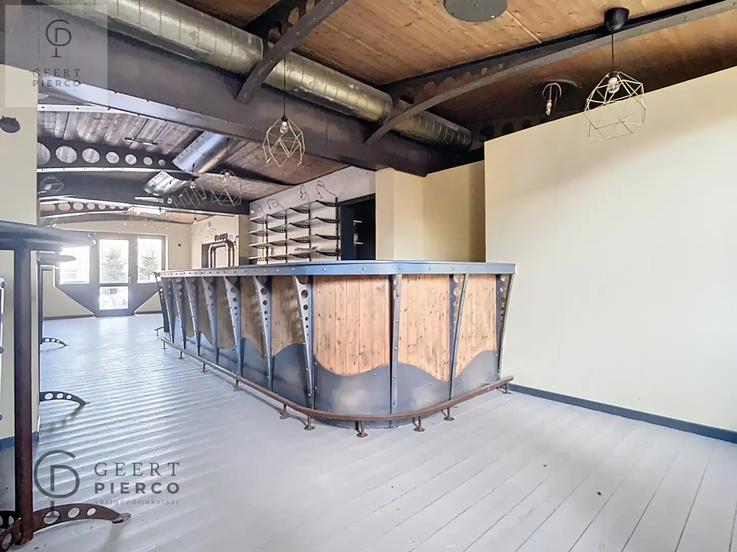 Handelspand  met woonst foto 6