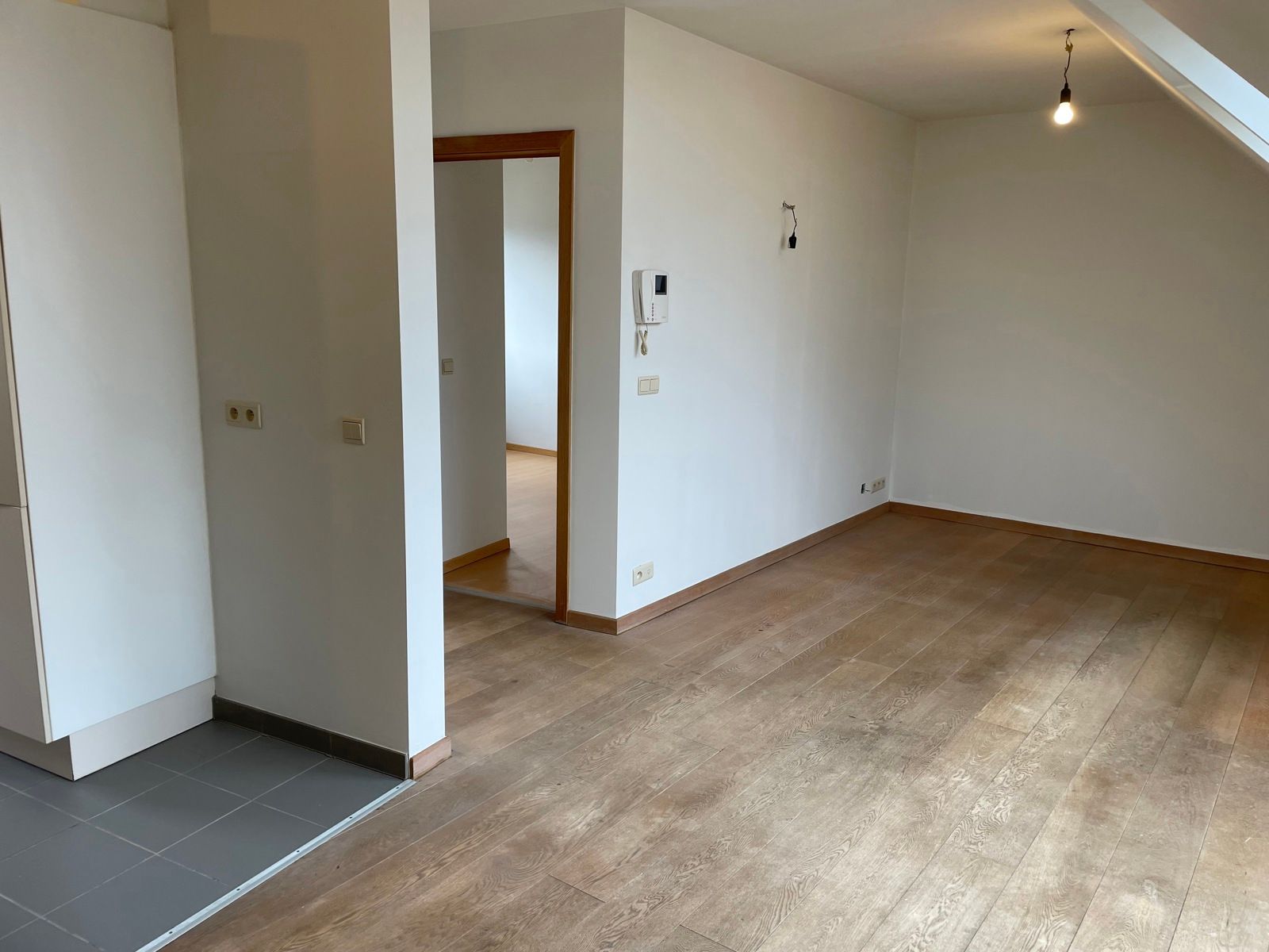 Instapklaar dakappartement in het centrum van Asse! foto 4