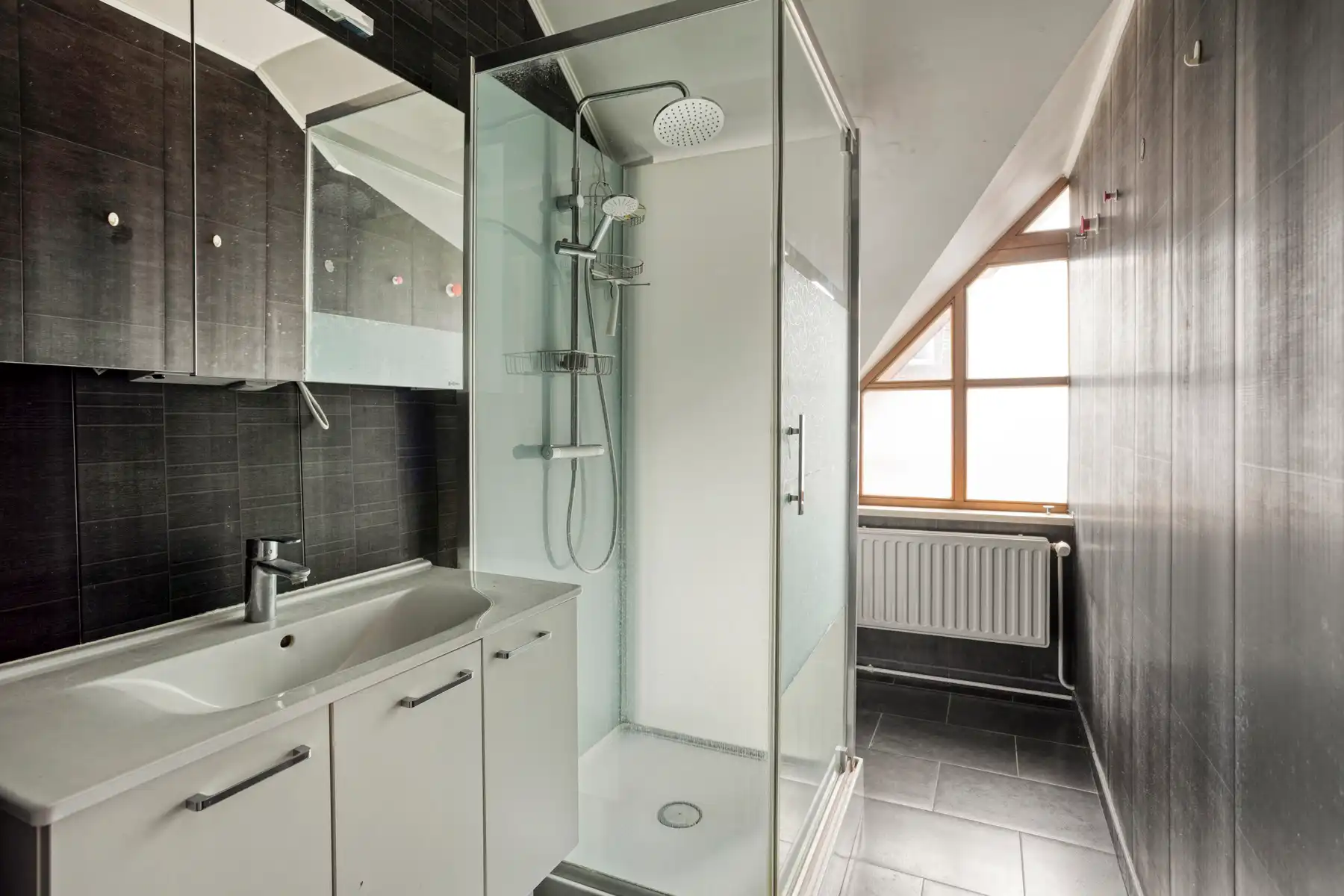 ***ONDER COMPROMIS*** Ruime herenwoning op topligging foto 26