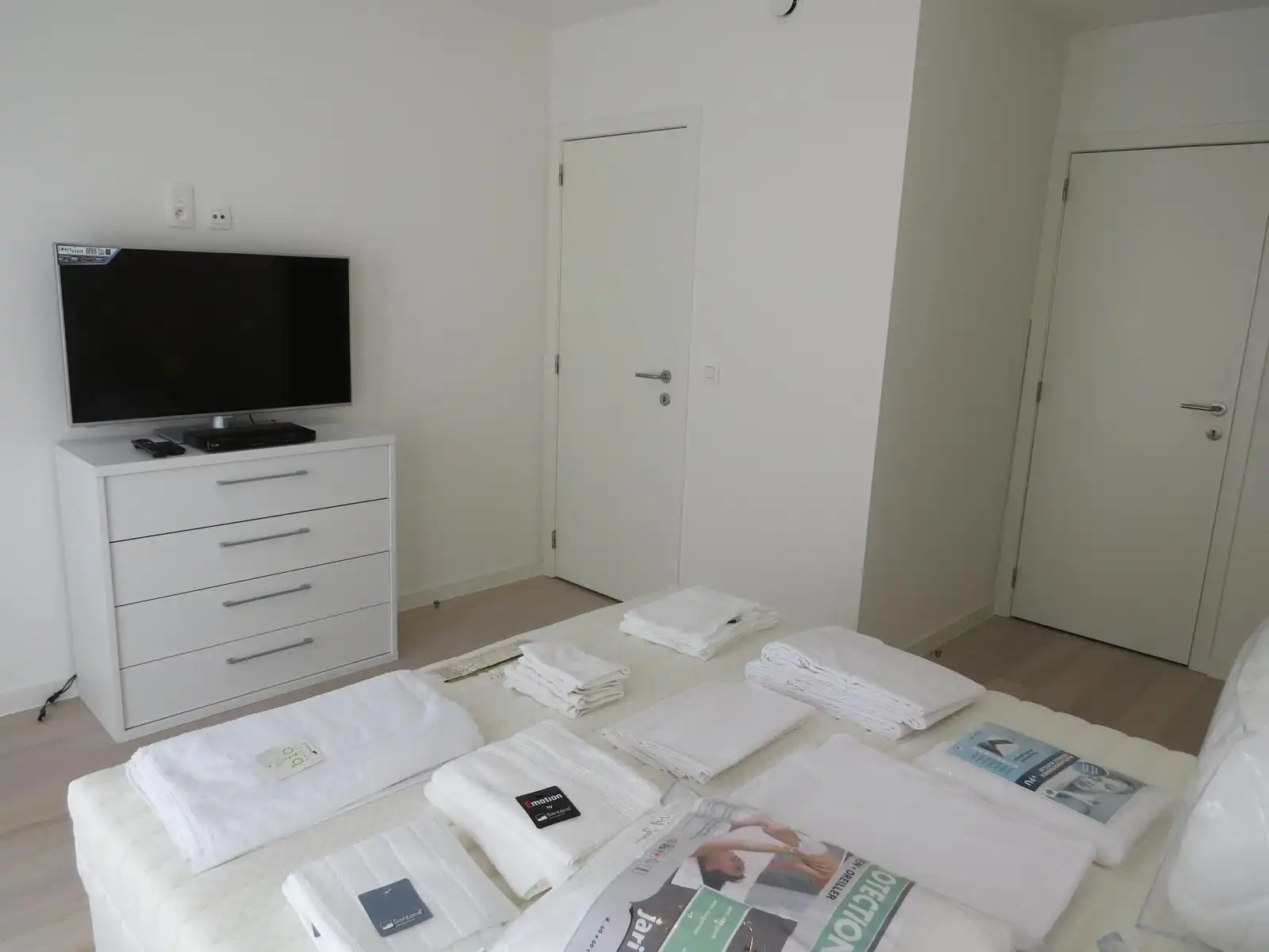 Mooi gemeubeld App. 2Kamers + groot terras! (Europese wijk)  foto 14