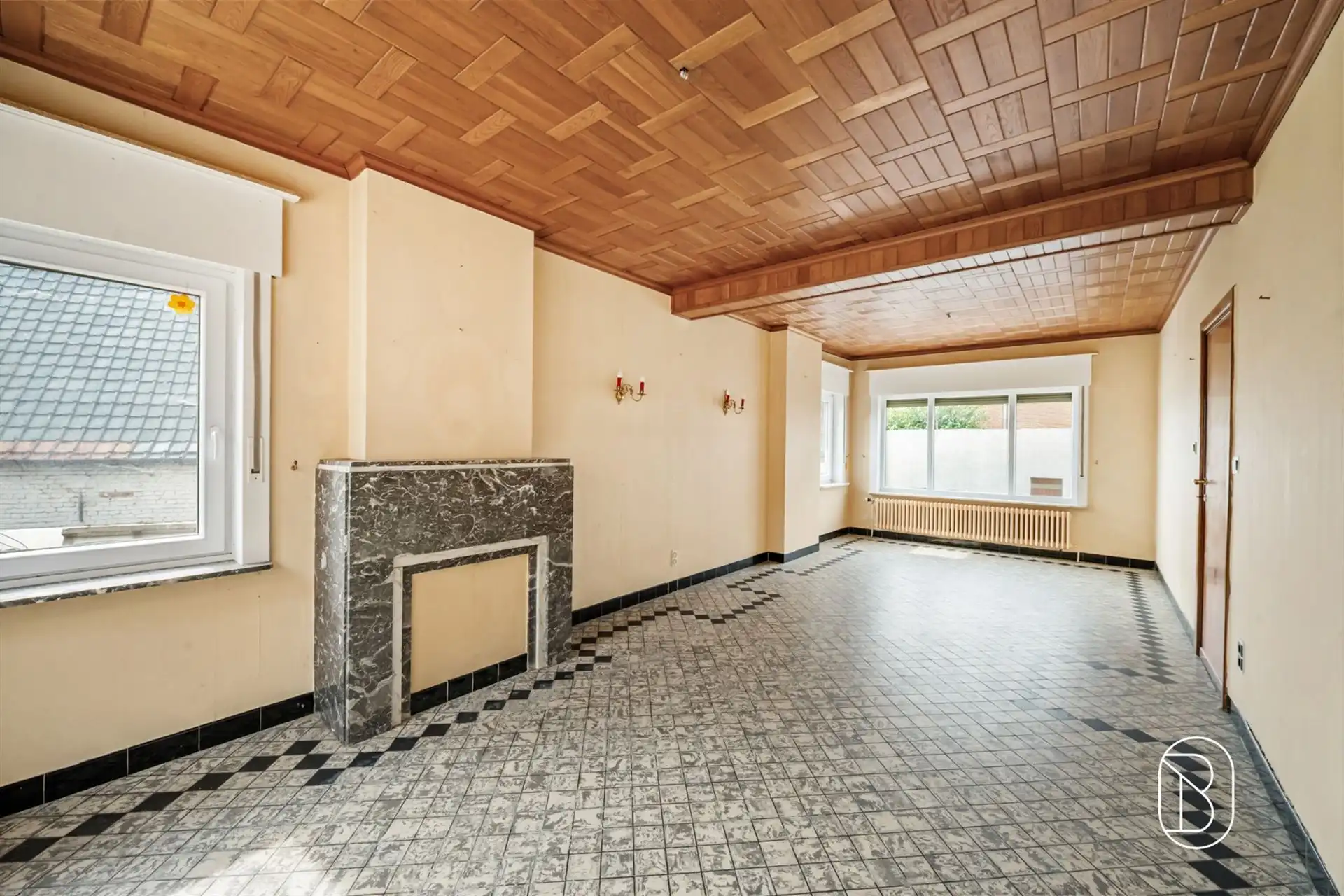 Ruime te renoveren woning met 4slk & tuin op de Valkenberg foto 9