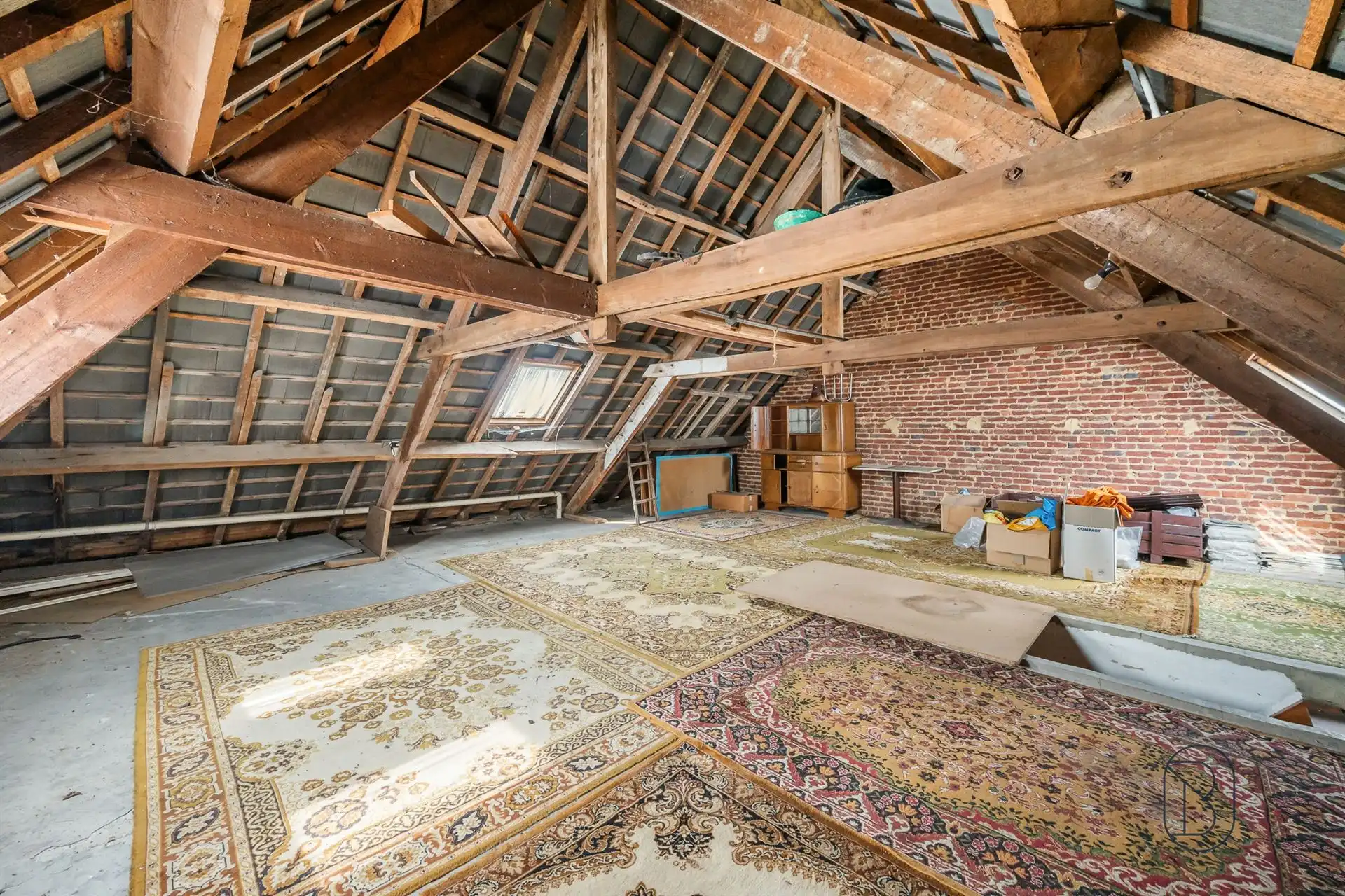 Ruime te renoveren woning met 4slk & tuin op de Valkenberg foto 15