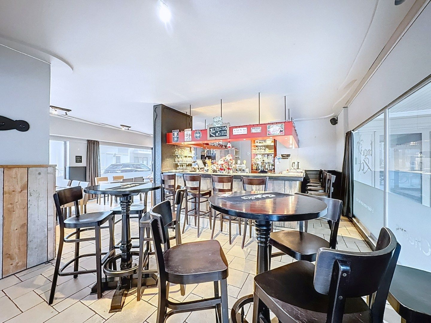 Uiterst gunstig gelegen horecazaak/handelspand foto 11