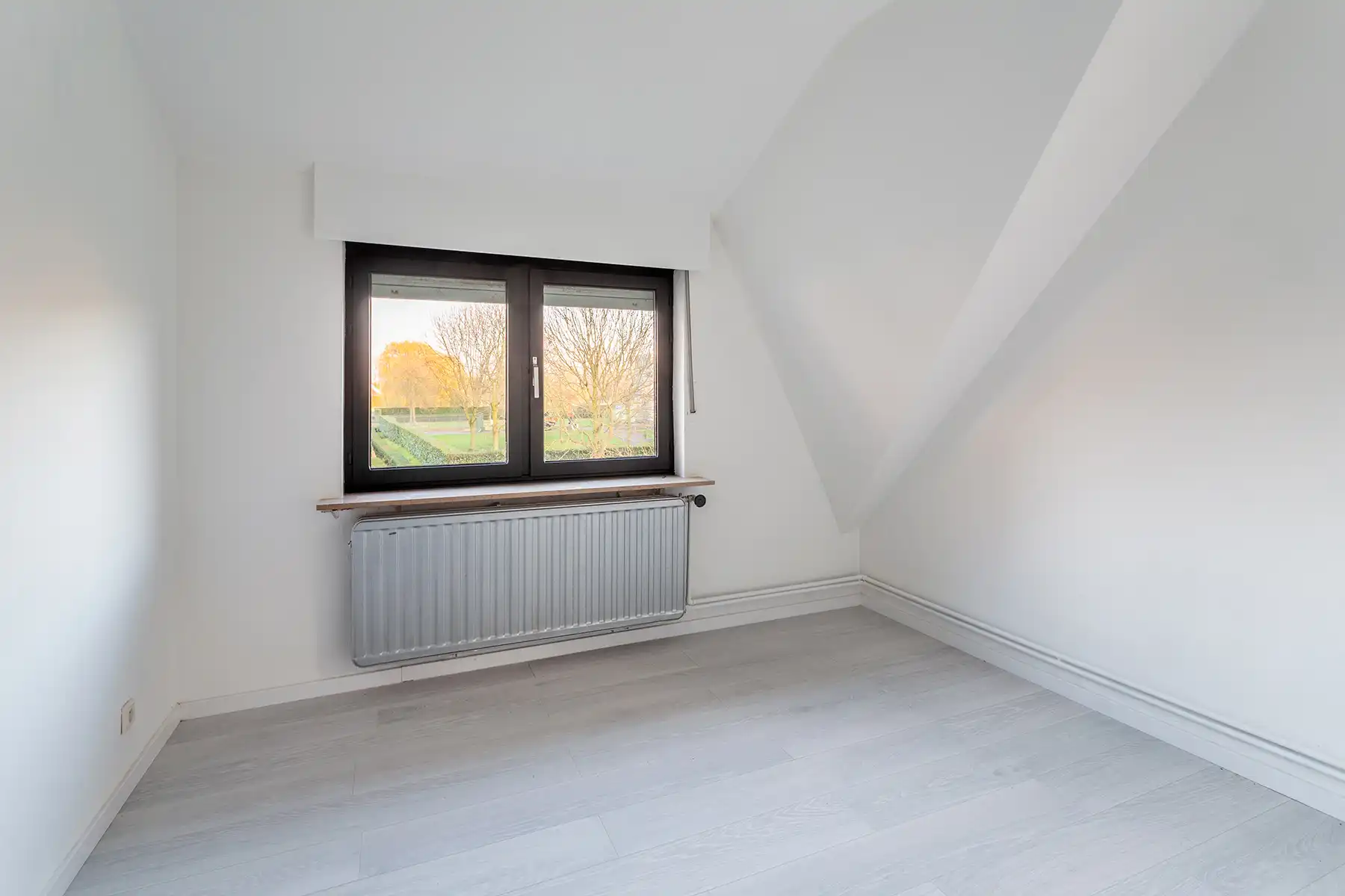 Edegem - Villa met 4 slpkamers + garage + ruim magazijn 500² foto 18