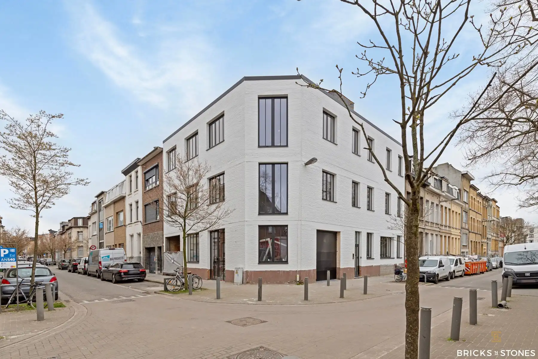 Luxueus gerenoveerd en bemeubeld 3 slaapkamer appartement foto 14