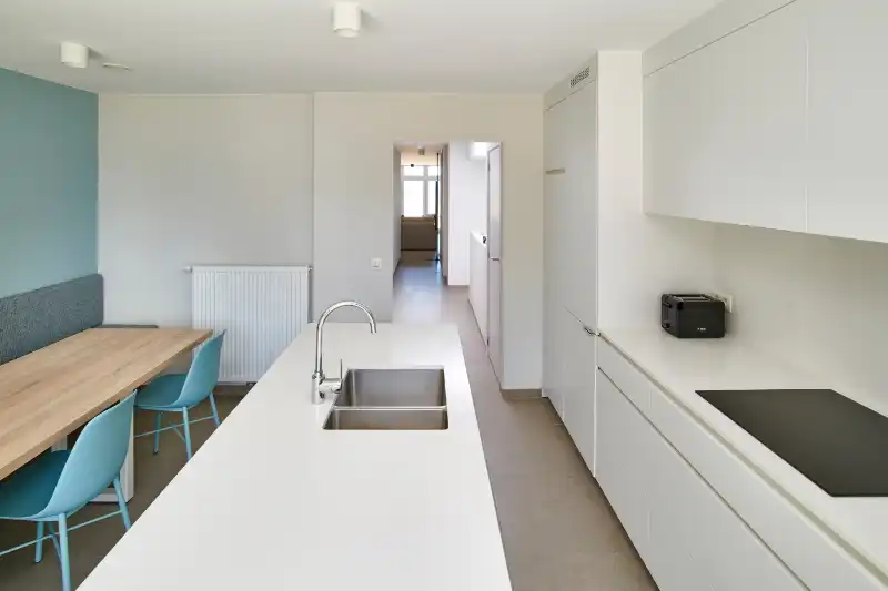 RECENTE DUPLEX MET 3 SLAAPKAMERS OP DE ZEEDIJK foto 3
