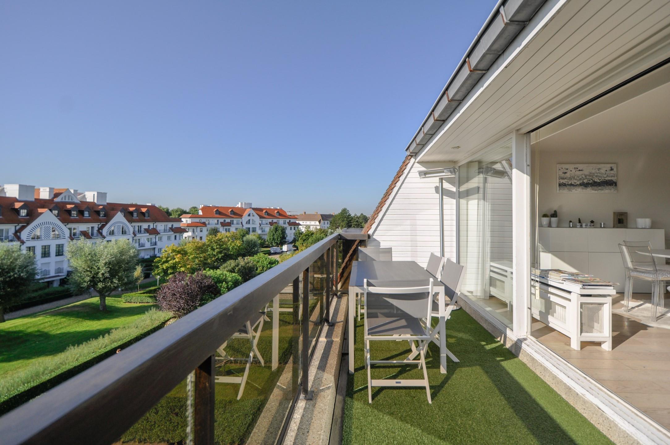 Zonnig appartement in villaresidentie met schitterend terras foto {{pictureIndex}}