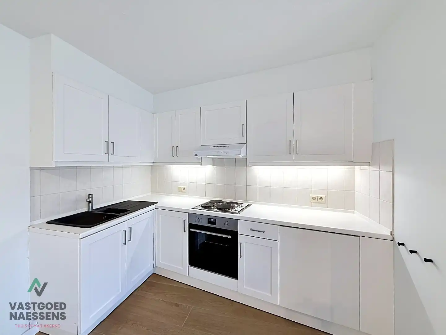 GELIJKVLOERSE STUDIO VLAKBIJ ZEEDIJK foto 5