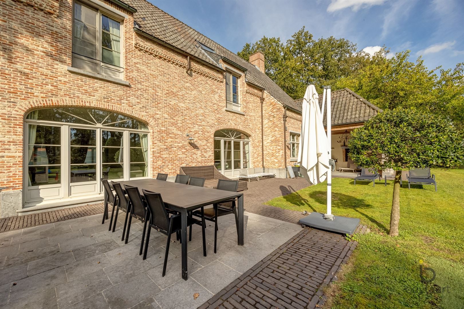 Gezellige MANOIRE villa in een aangename omgeving te Halle / Zoersel! foto 2