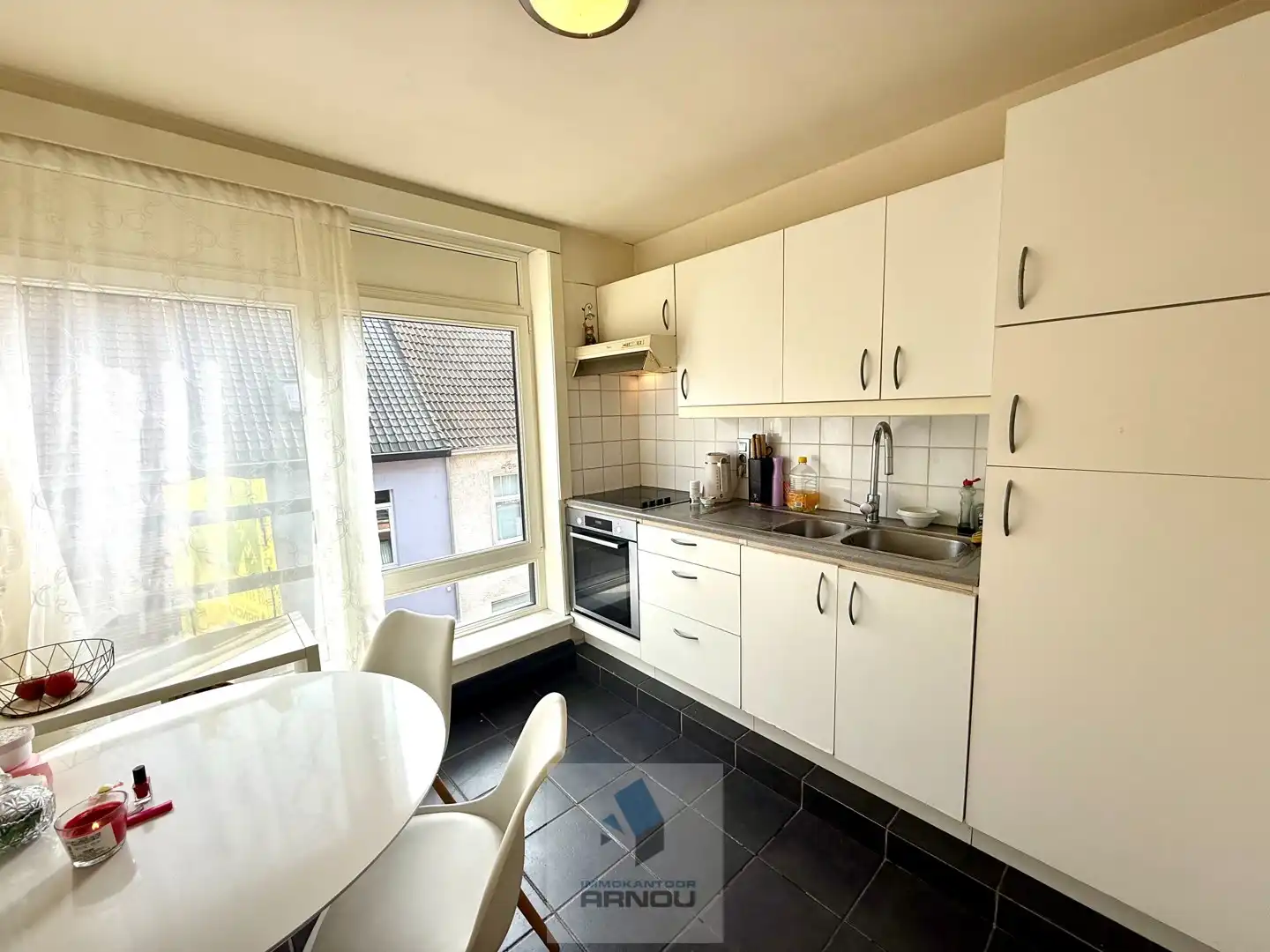 Ruim en lichtrijk appartement met 3 slaapkamers foto 9