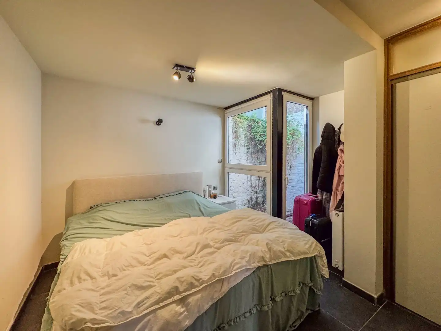 Gezellige rijwoning met 2 slaapkamers, mezzanine en terras. foto 5
