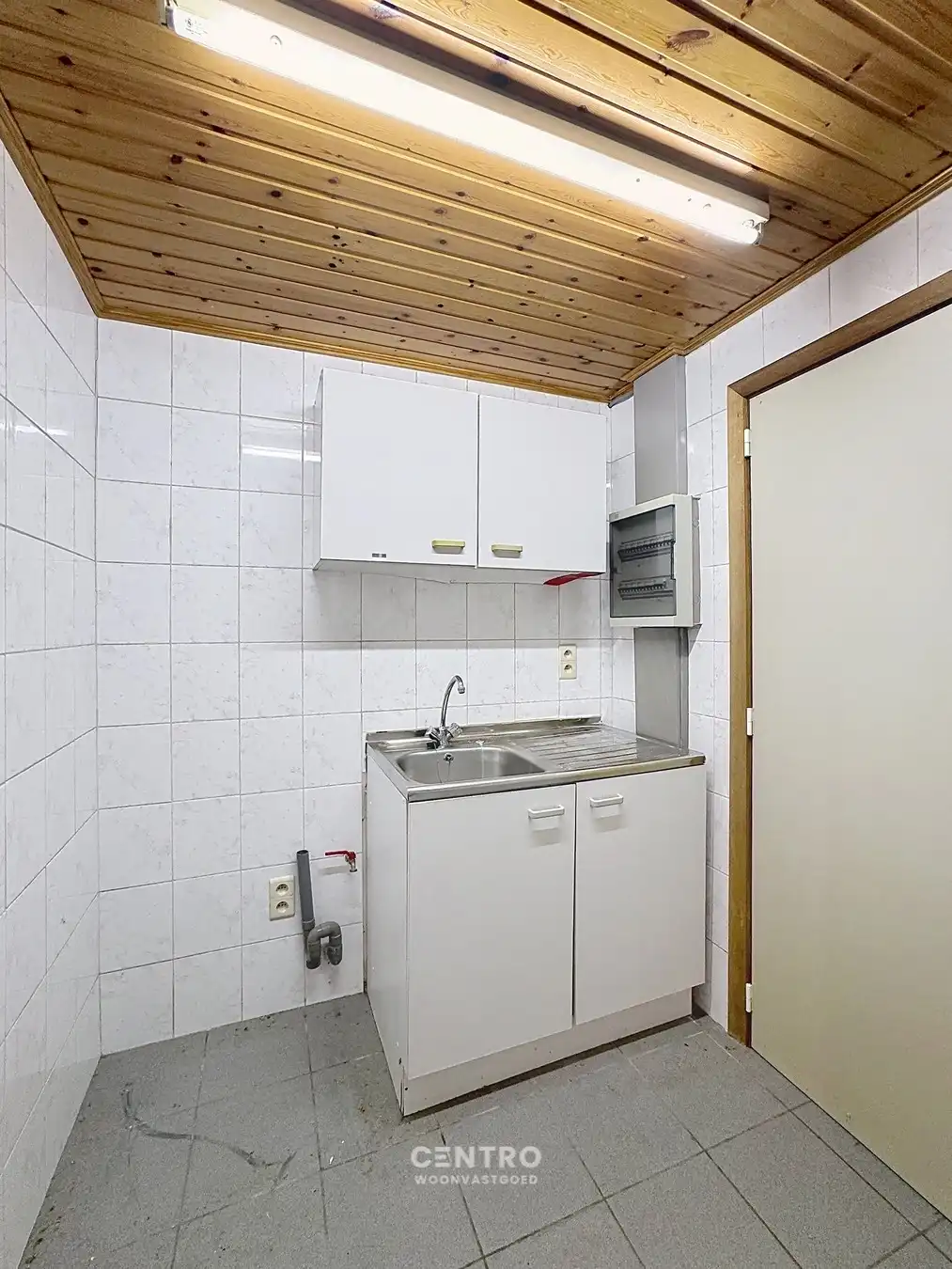 Ruime woning met opslagruimte in aangename omgeving! foto 7