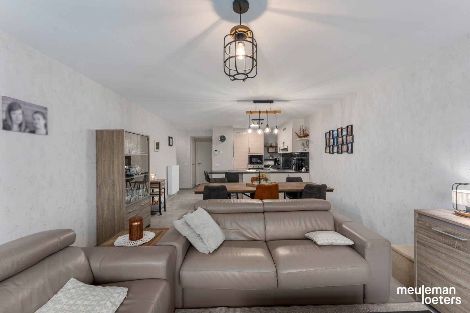 Recent appartement met twee ondergrondse autostaanplaatsen foto 17