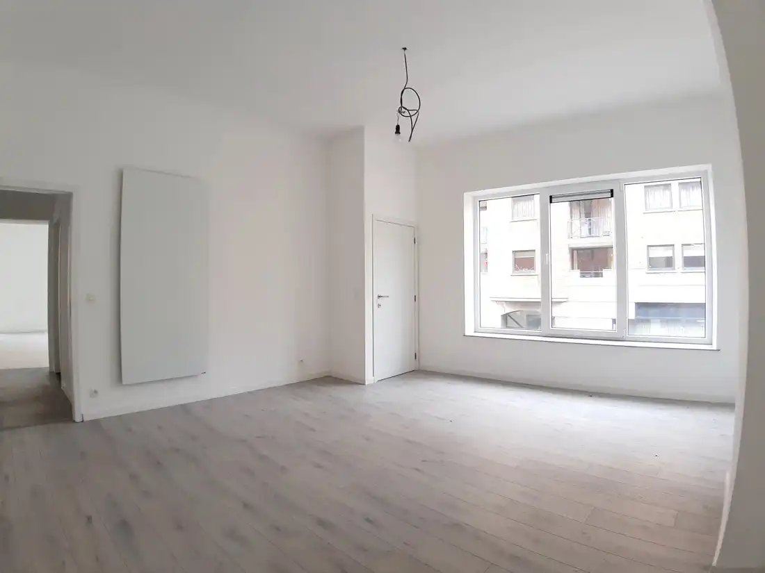 Zeer ruim gerenoveerd appartement te Hasselt foto 10