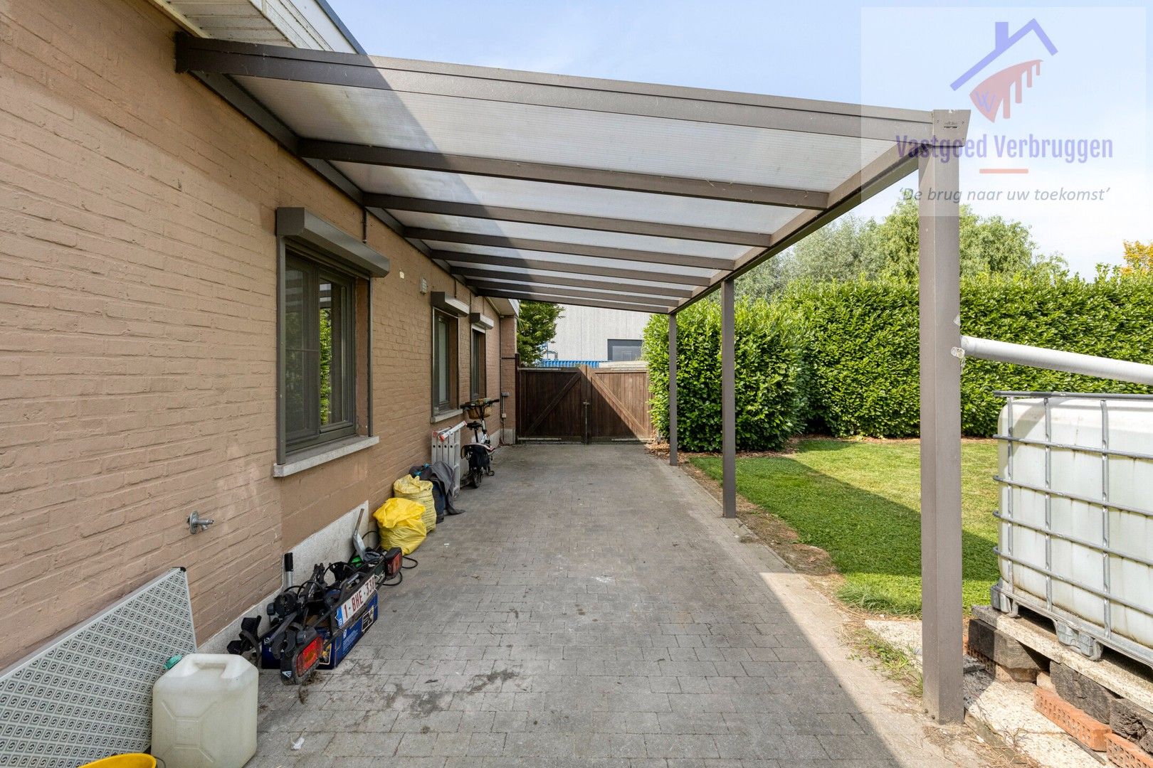 Ruime bungalow met 3 slaapkamers op bijna 20 are grond foto 17