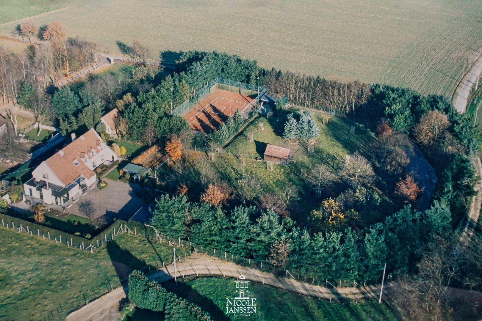 Hoofdfoto van de publicatie: Ruime villa op een royaal perceel