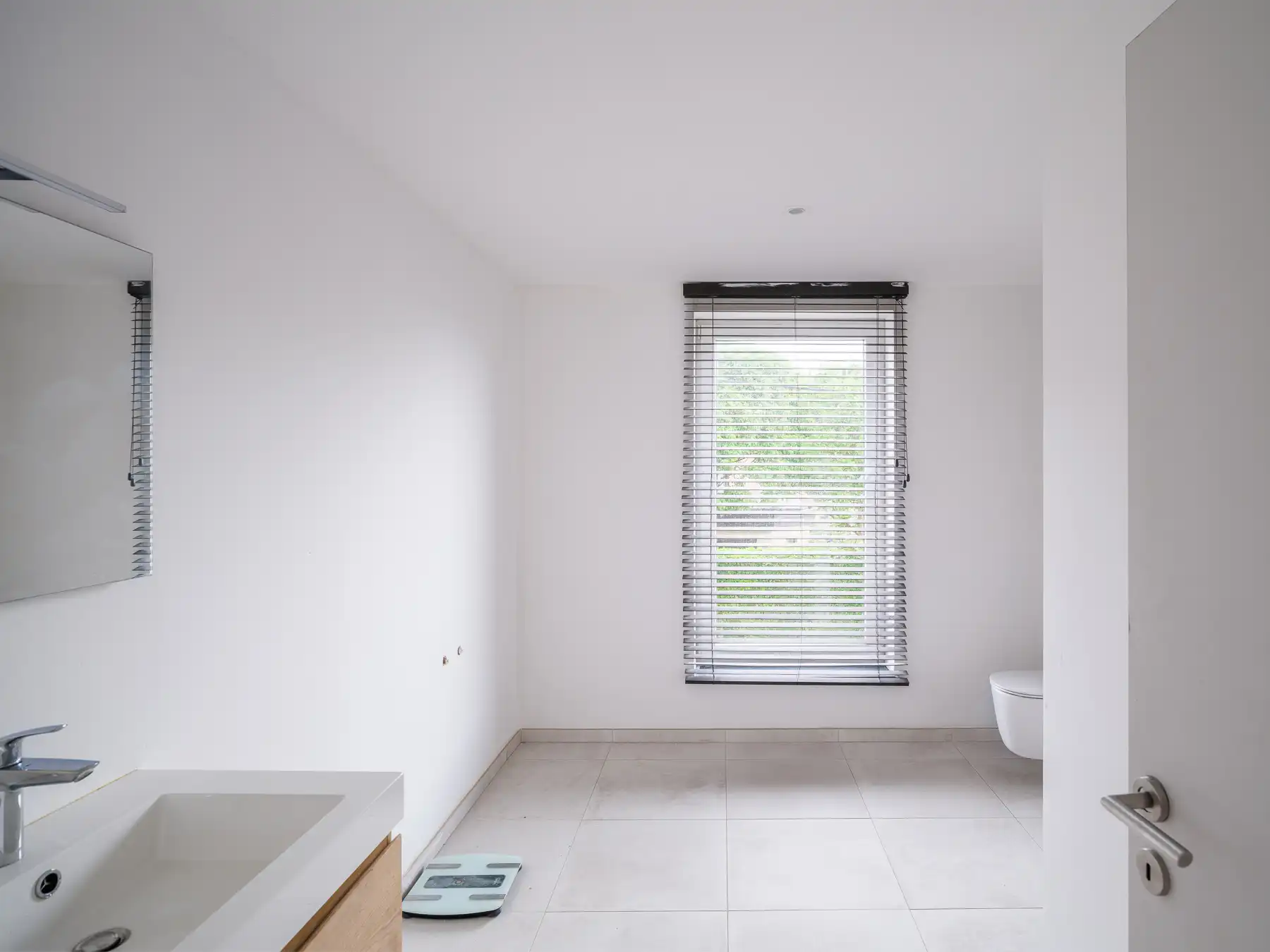 Moderne en energiezuinige woning in groene omgeving foto 14