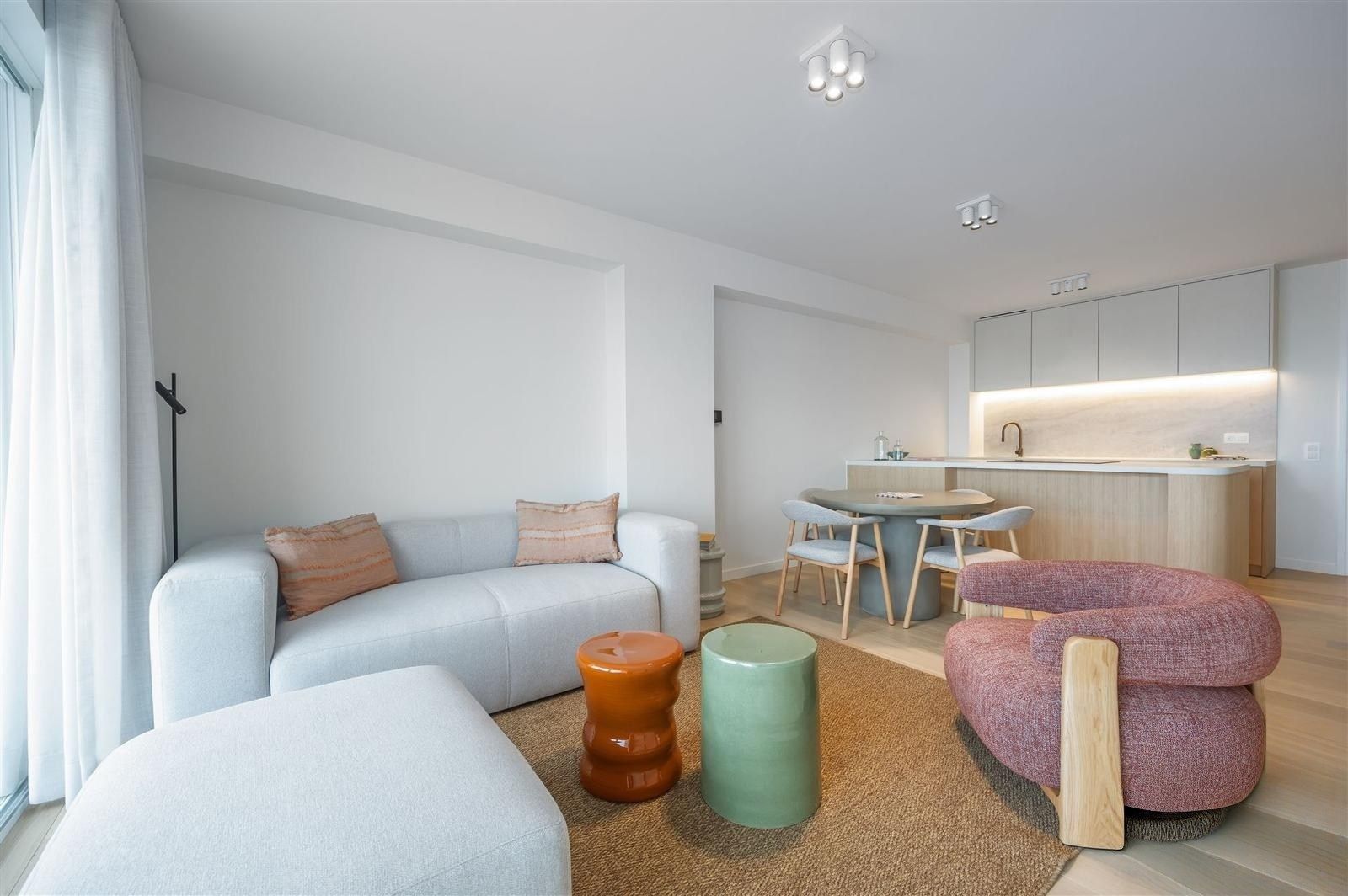 Prachtig en smaakvol volledig afgewerkt appartement gelegen op de tweede verdieping foto 2