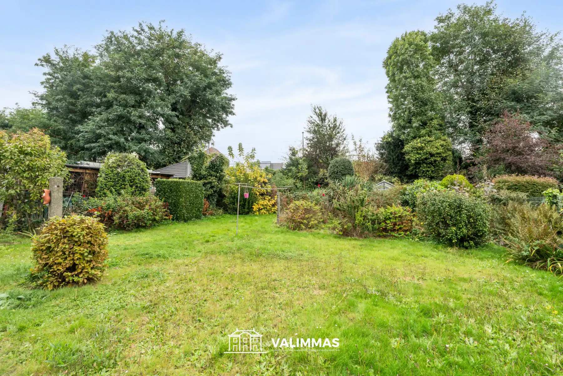 Charmante en instapklare woning met garage en mooie tuin... foto 11