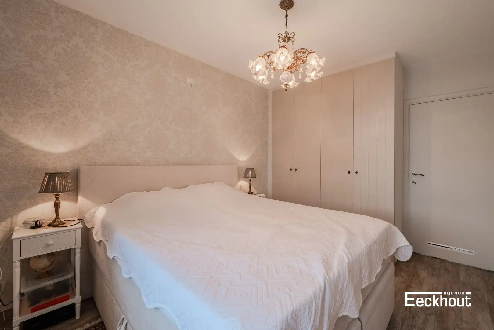 Gerenoveerd appartement met uitzonderlijk groot terras! foto 13