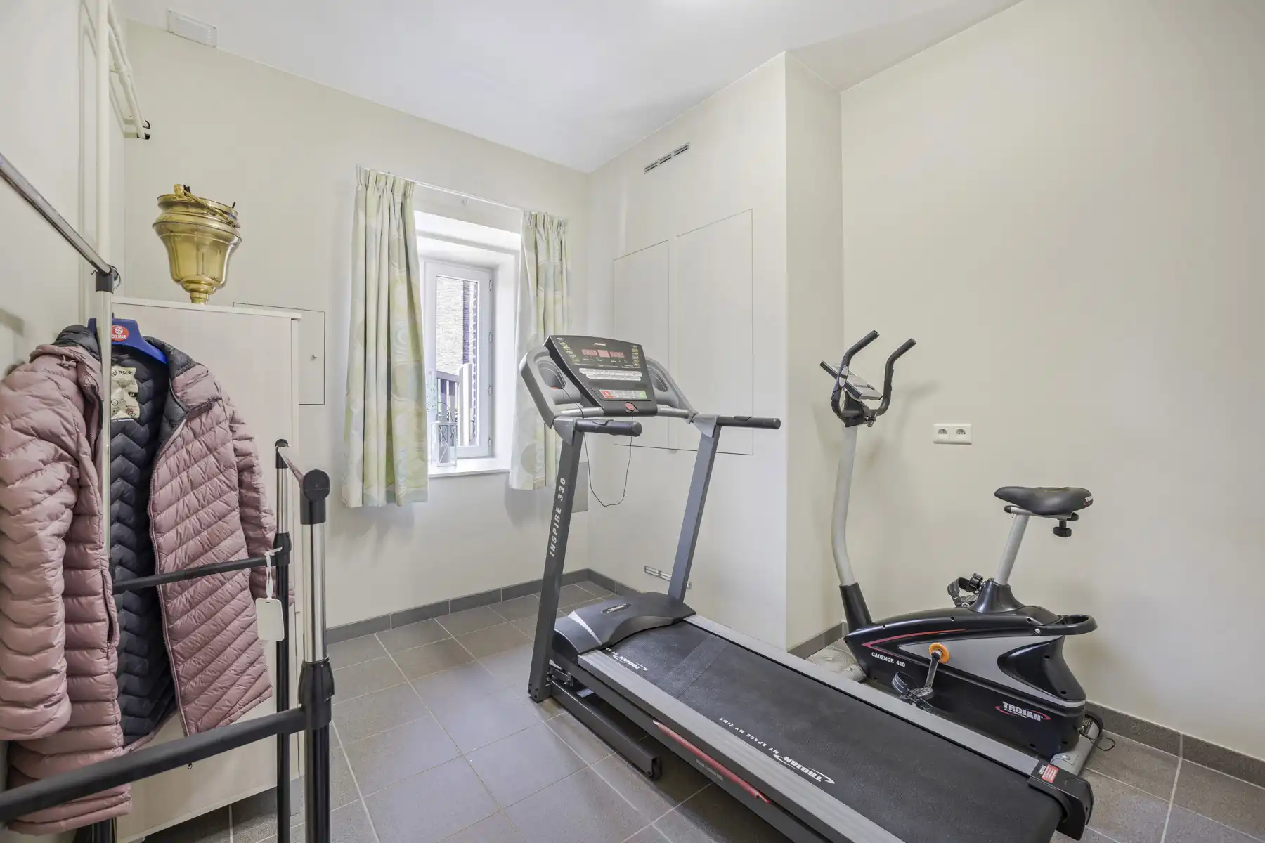 Ruime karakterwoning met 6 kamers, 3 badkamers en tuin foto 35
