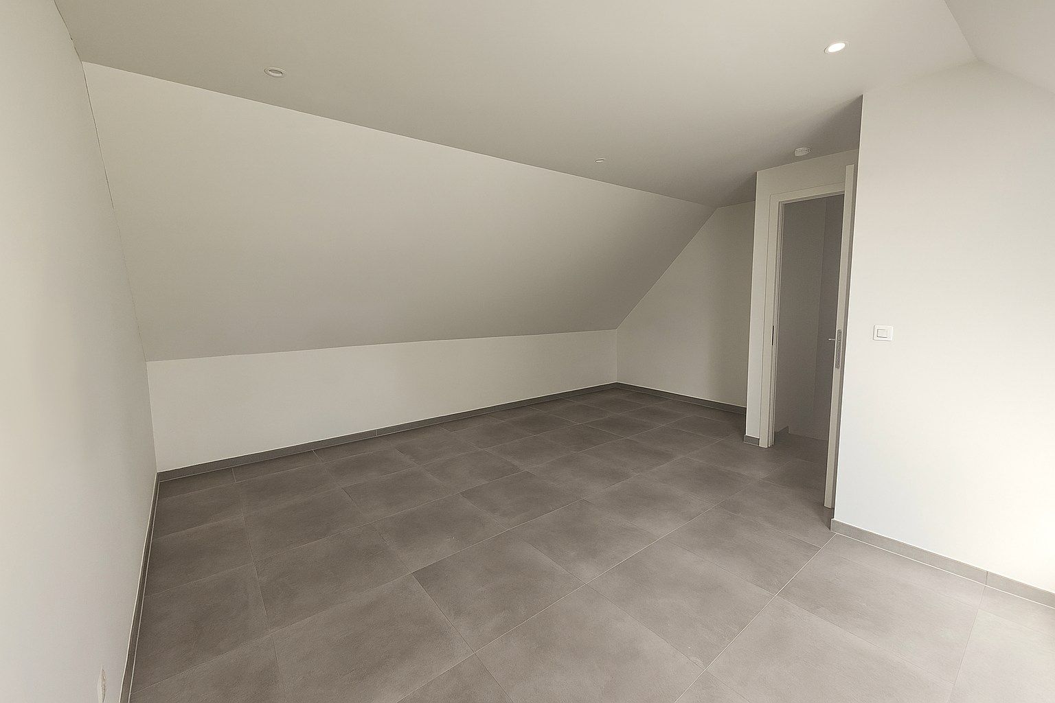  PRACHTIGE NIEUWBOUWWONING MET TUIN EN CARPORT foto 11