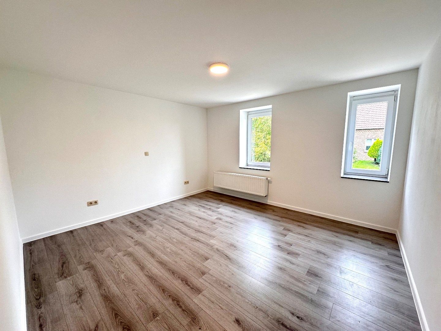 Volledig gerenoveerde halfopen bebouwing met ruime tuin te Sluizen (Tongeren) foto 13