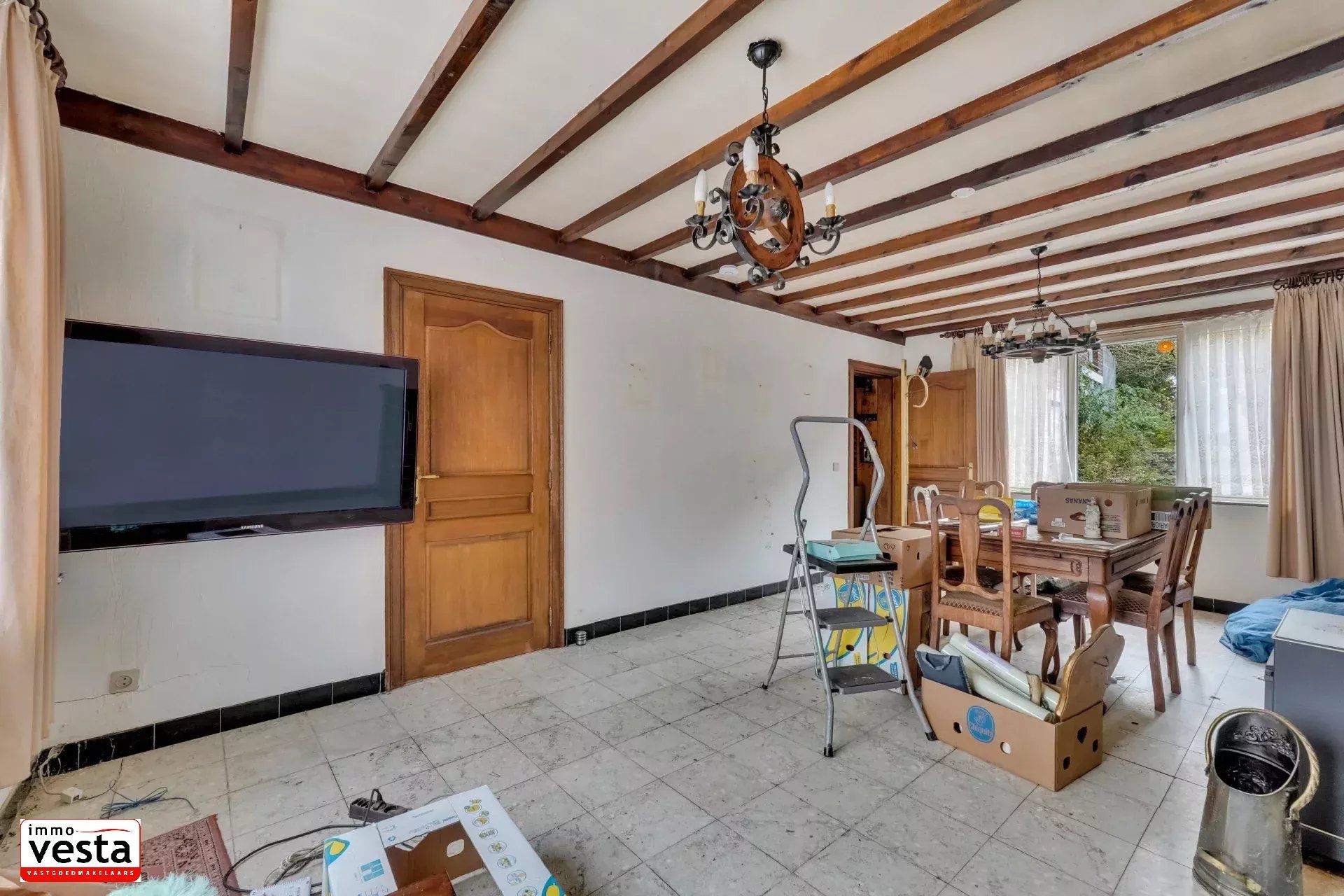 Te renoveren woning op goede locatie foto 8