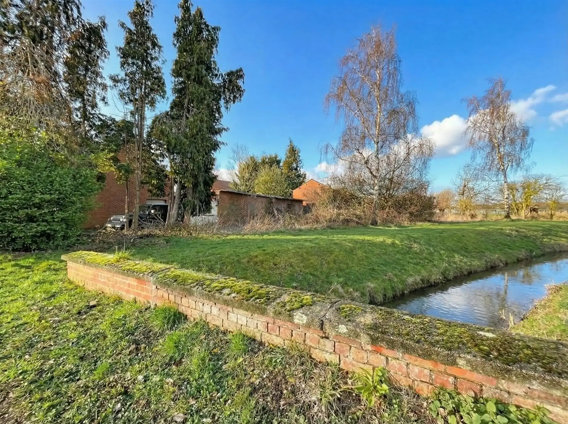te renoveren woning met schuur op prachtig perceel bouwgrond van 2.230m² foto 8
