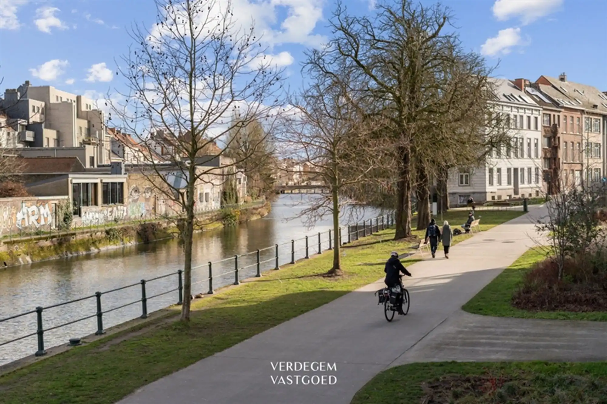 Appartement met 2 slaapkamers, 2 badkamers en 2 terrassen op unieke ligging foto {{pictureIndex}}