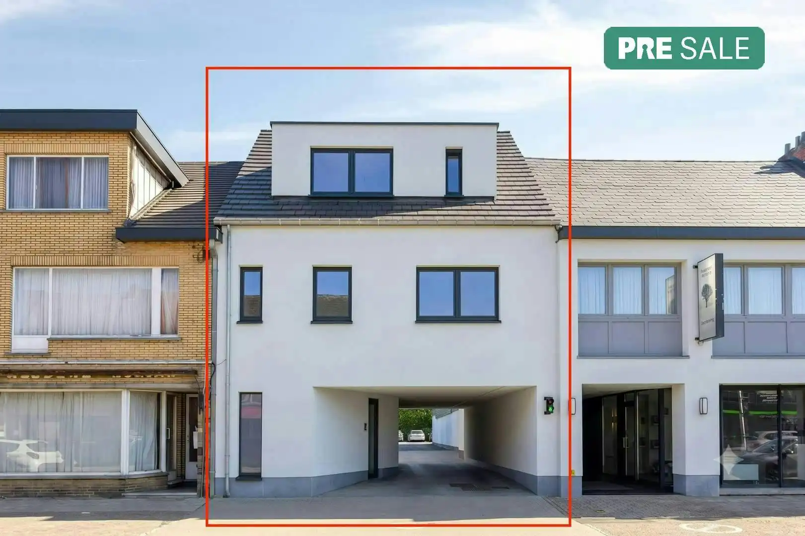 Ruim triplexappartement met terras in Zonhoven foto 2