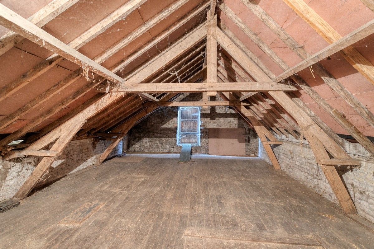 Ruime instapklare hoeve met diverse bijgebouwen foto 18