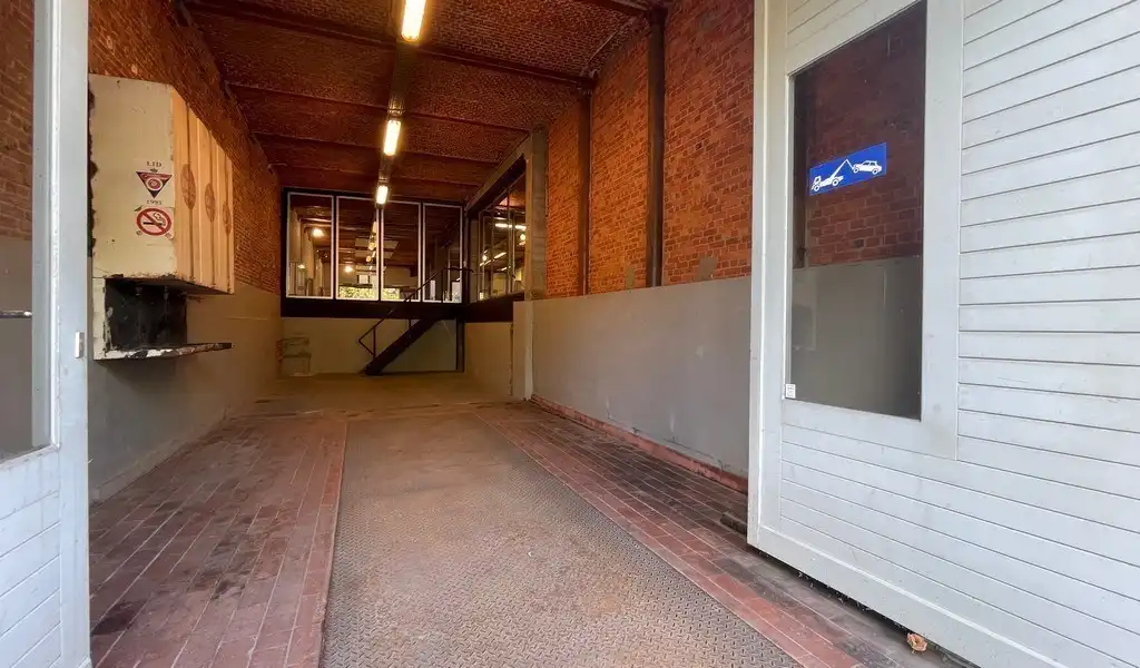 Loftkantoor te huur in Antwerpen in Entrepot du Soleil foto 11