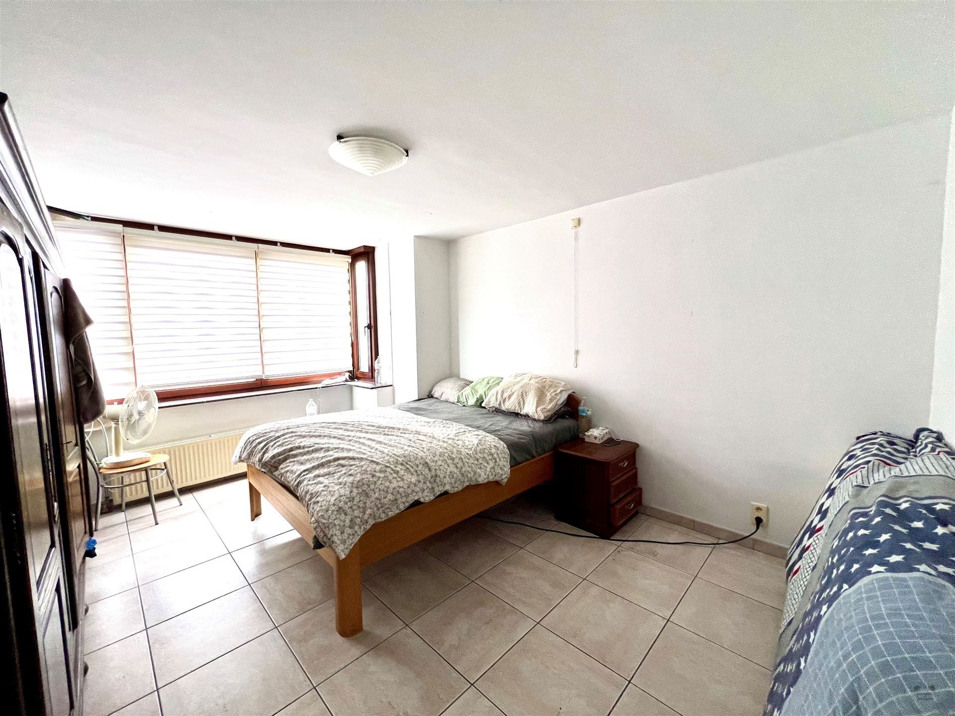 Woning met een enorme werkplaats/opslagplaats te Oostende foto 8