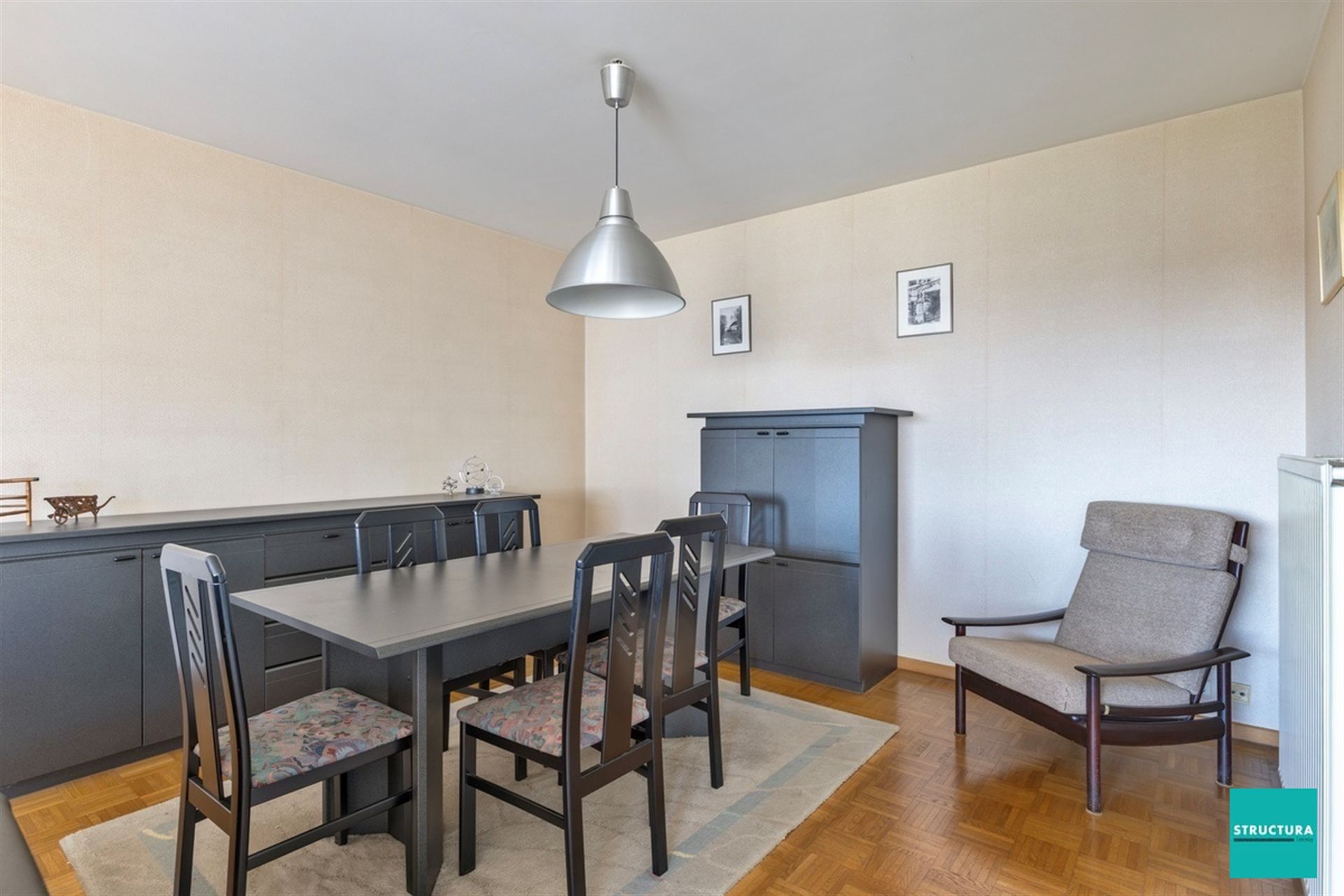 Ruim 2-slaapkamerappartement te Laken

. foto 4