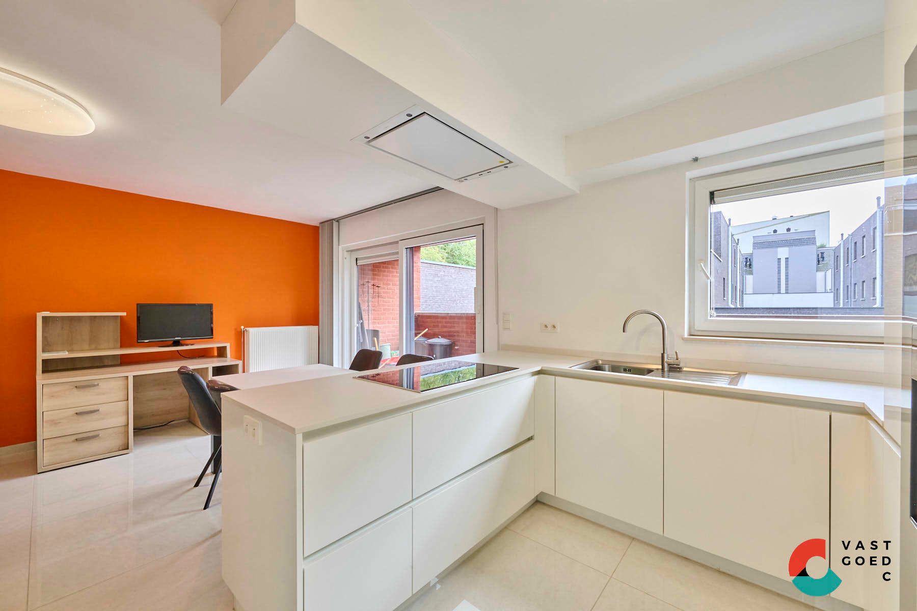 Luxueus gerenoveerd appartement met terras foto 6