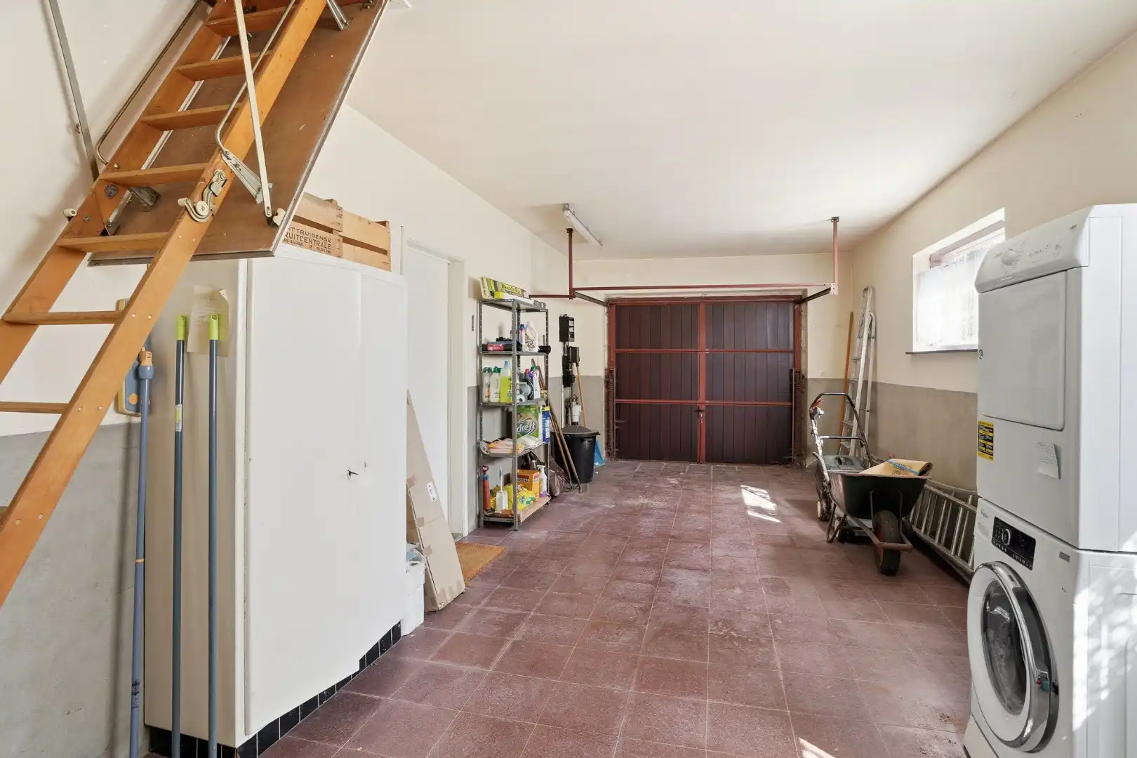 Vrijstaande bungalow met 3 slaapkamers, ruime garage en zonnige tuin foto 23