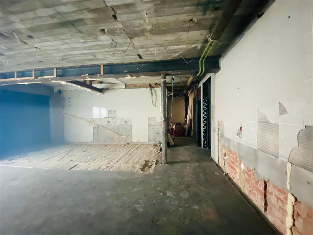 RUIM handelspand in het centrum van Hove foto 20